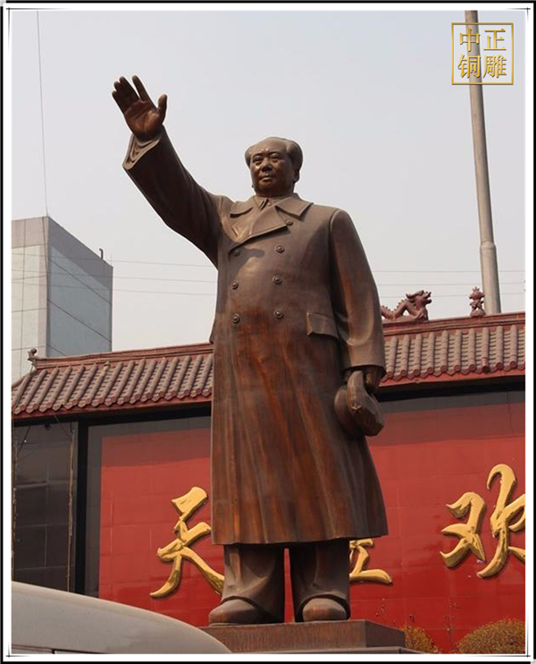 3米毛主席雕塑.jpg 3米毛主席雕塑.jpg