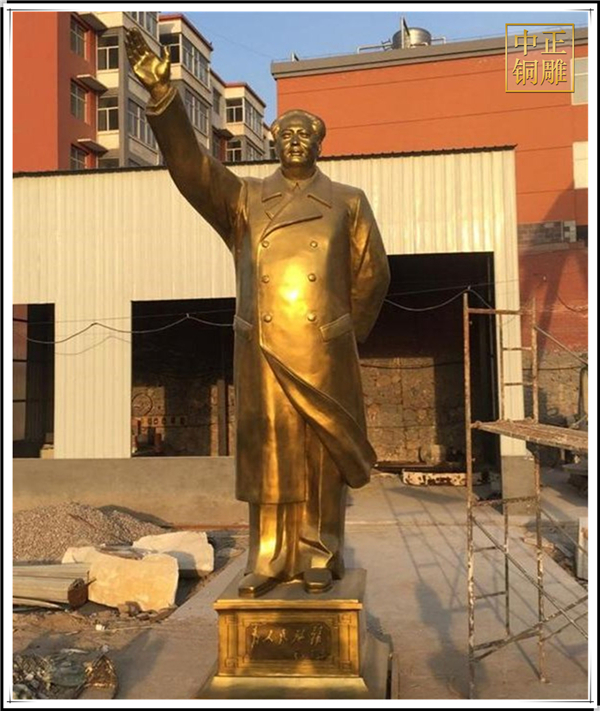大型毛主席雕塑.jpg 大型毛主席雕塑.jpg