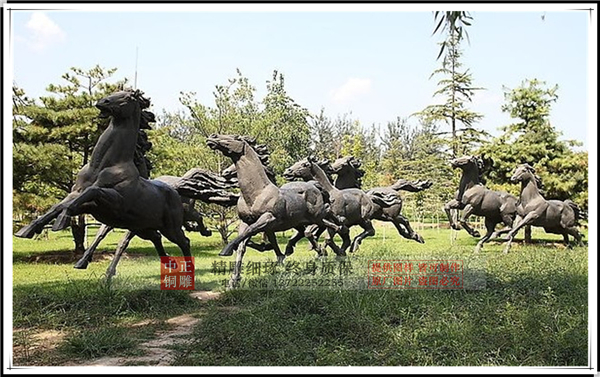 公園銅馬雕塑.jpg 公園銅馬雕塑.jpg