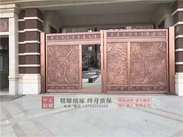 銅浮雕大門.jpg 銅浮雕大門.jpg
