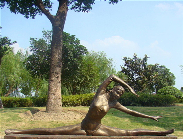 鑄銅運(yùn)動雕塑.jpg