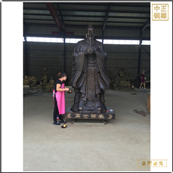 學?？鬃咏虒W雕塑
