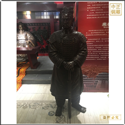 鑄銅關公 古代人物手握劍雕塑